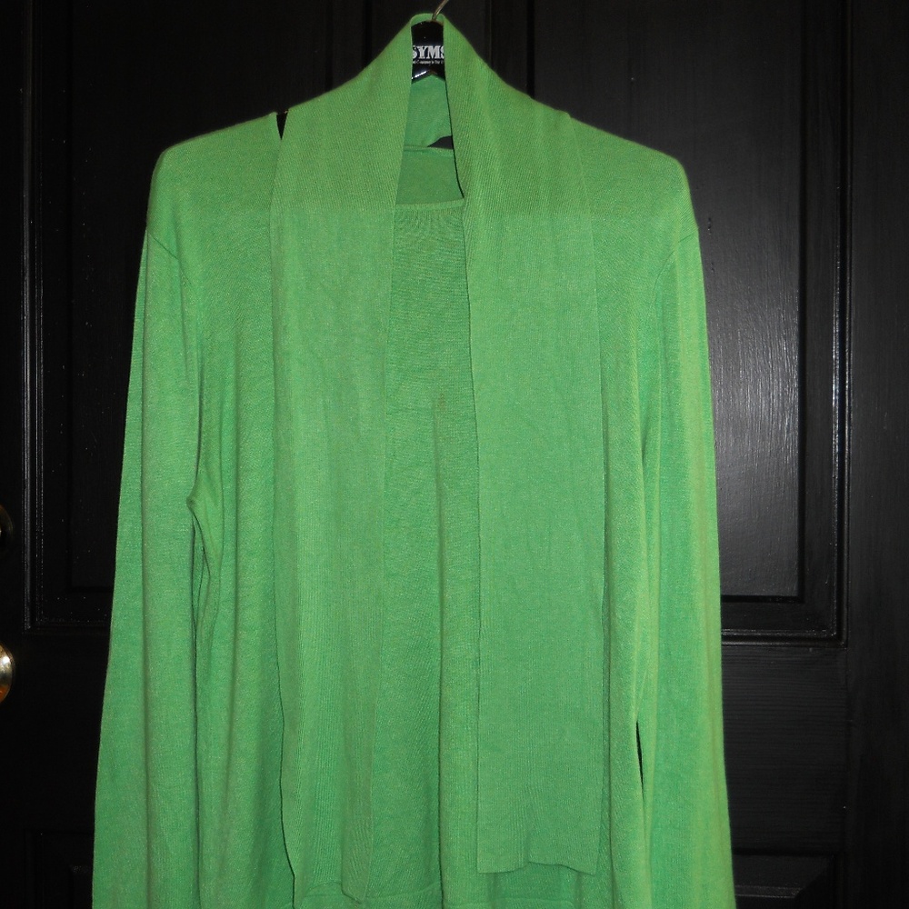 Long green sweater tunic with scarf